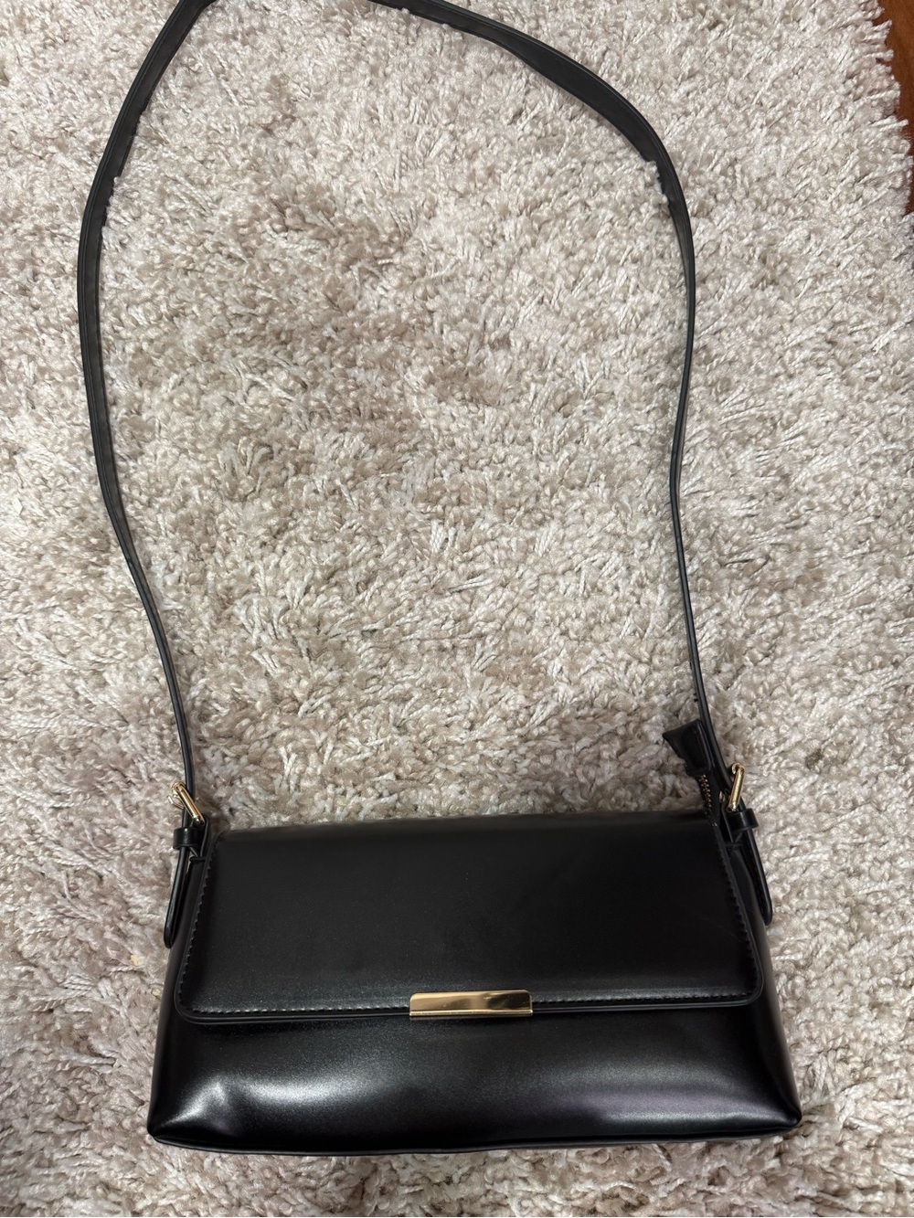 Lulu's Black Crossbody Bag with Gold Accent